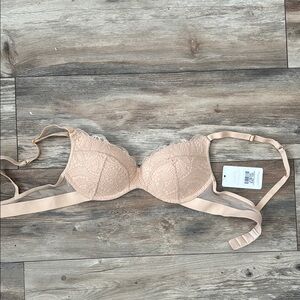 NWT Lively Lace Bra